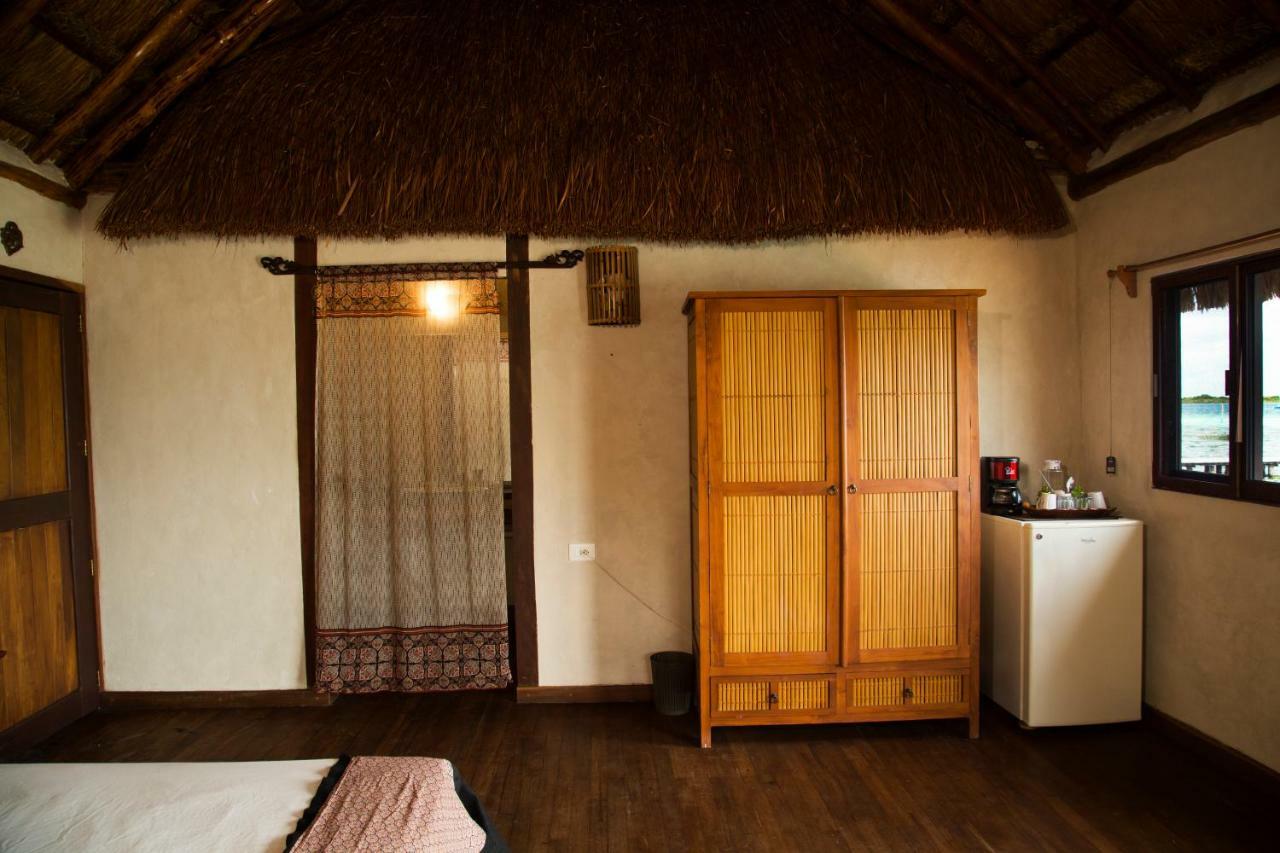 Lagoon Front Hut: Daily Cleaning, Bikes & Kayaks! Apartment Bacalar