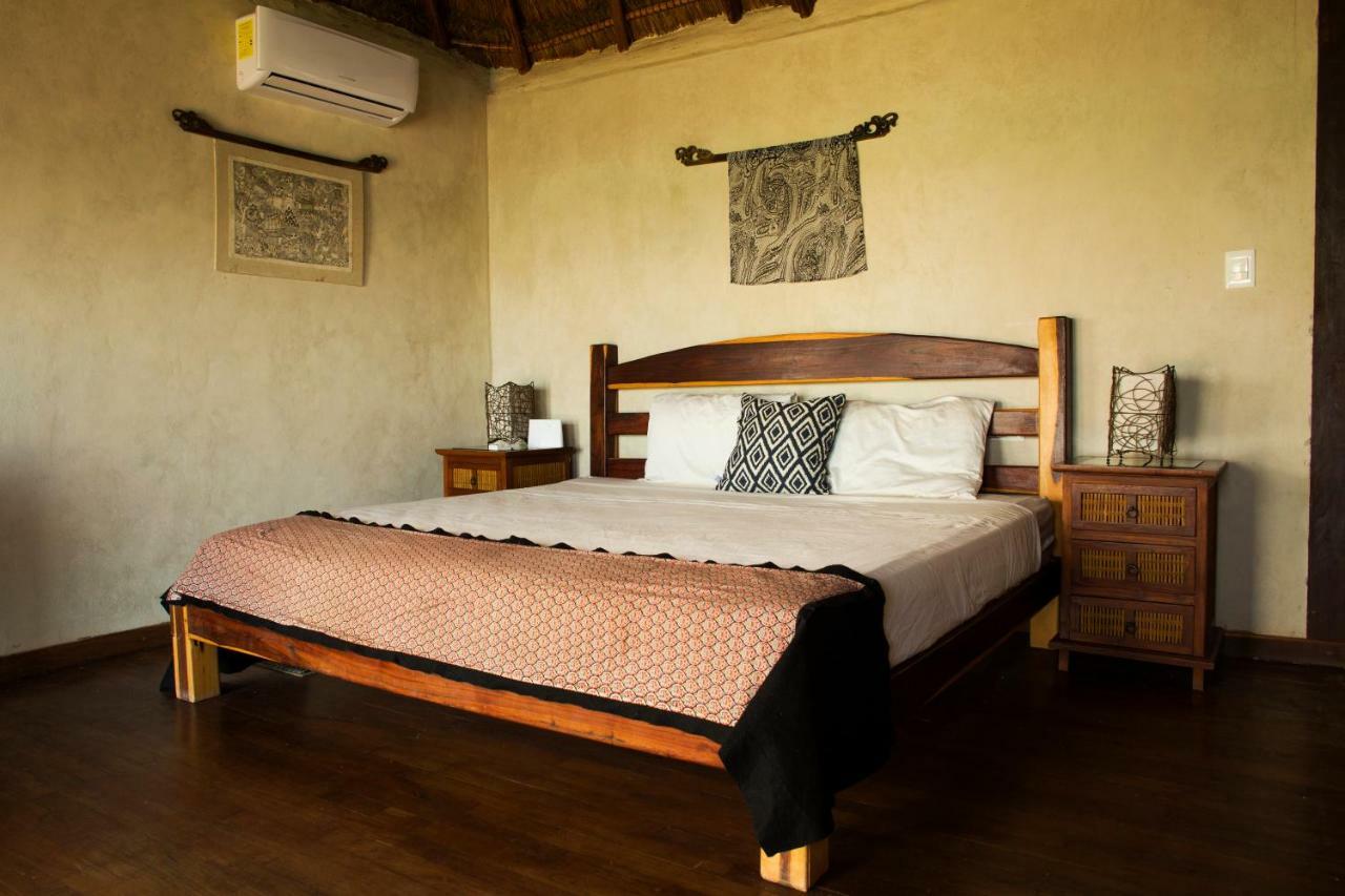 Lagoon Front Hut: Daily Cleaning, Bikes & Kayaks! Apartment Bacalar